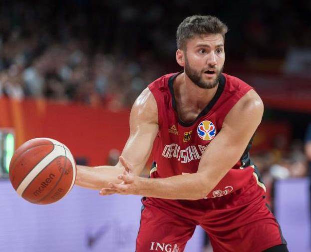 PP电子(中国)-巴黎奥运美国男篮仍不妙！谁抗衡约基奇小萨文班？