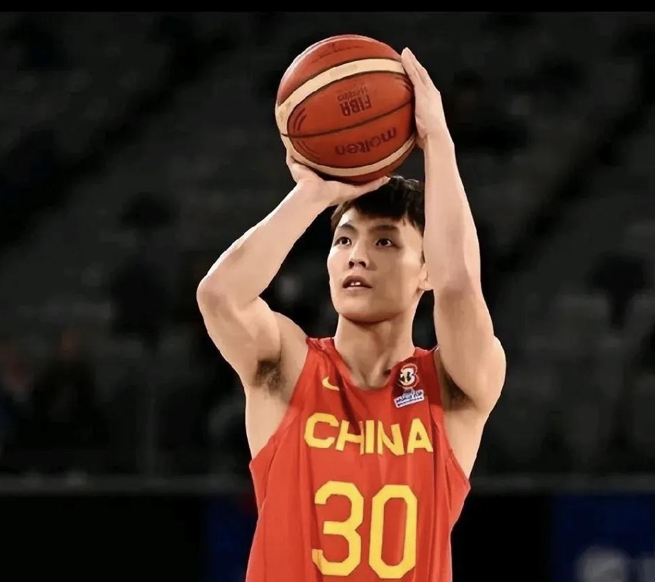 PP电子(中国)-广东3消息！徐杰伤情更新，杜锋遭外援指控，朱芳雨引援目标曝光