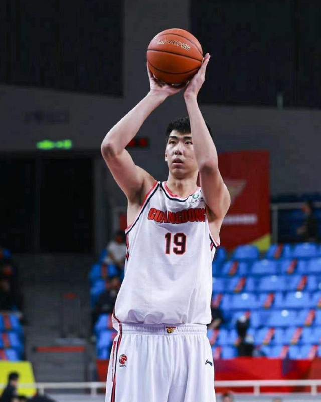 篮板第1!盖帽第1!杜锋弃徒强势逆袭,堪称励志哥,获郭士强认可