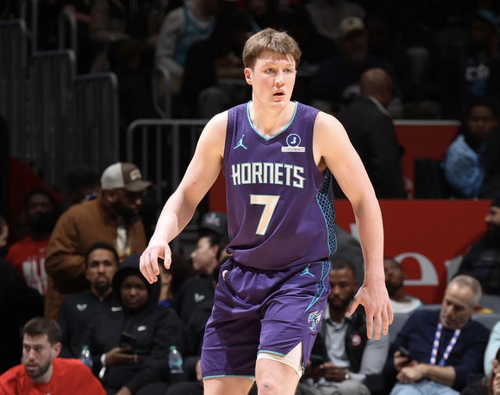 PP电子(中国)-NBA新一期新秀榜:克努佩尔反超弗拉格登顶榜首,埃奇库姆第三