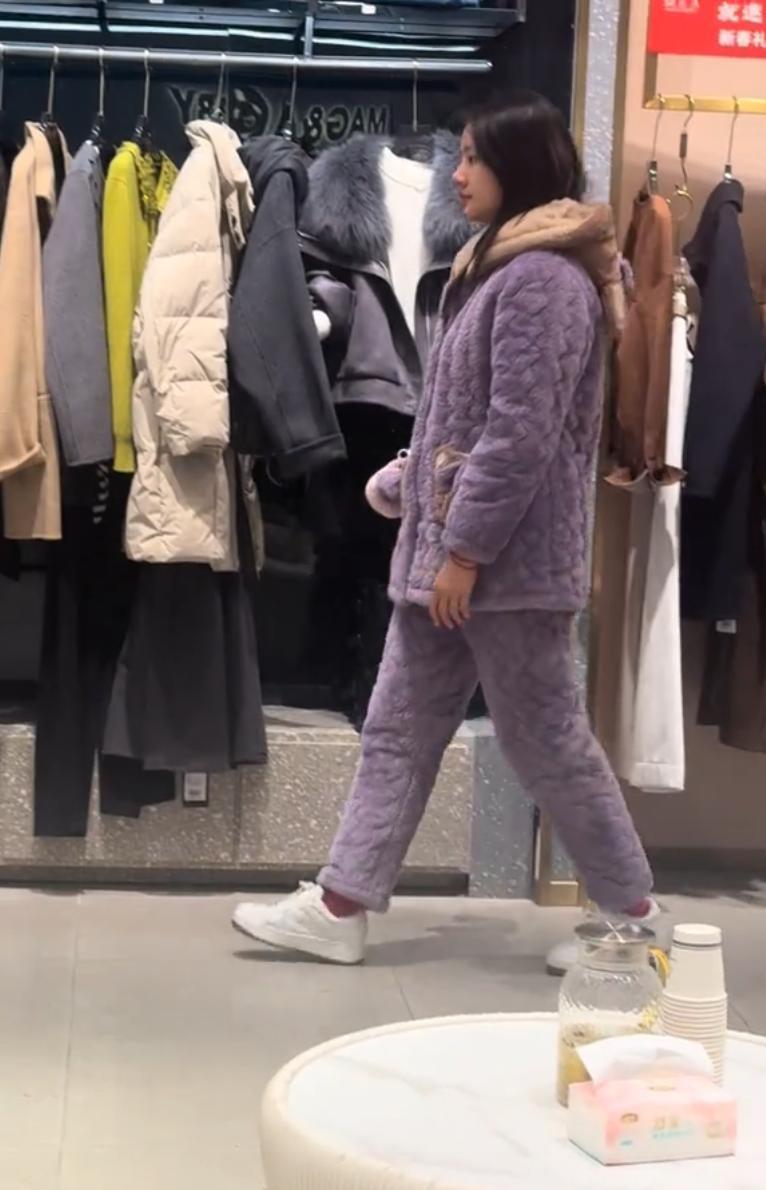 PP电子(中国)-明星过年大型 “卸妆现场”!全员恢复出厂设置,最接地气竟是他