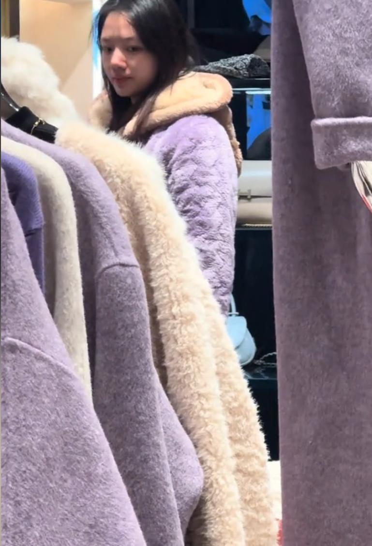 PP电子(中国)-明星过年大型 “卸妆现场”!全员恢复出厂设置,最接地气竟是他