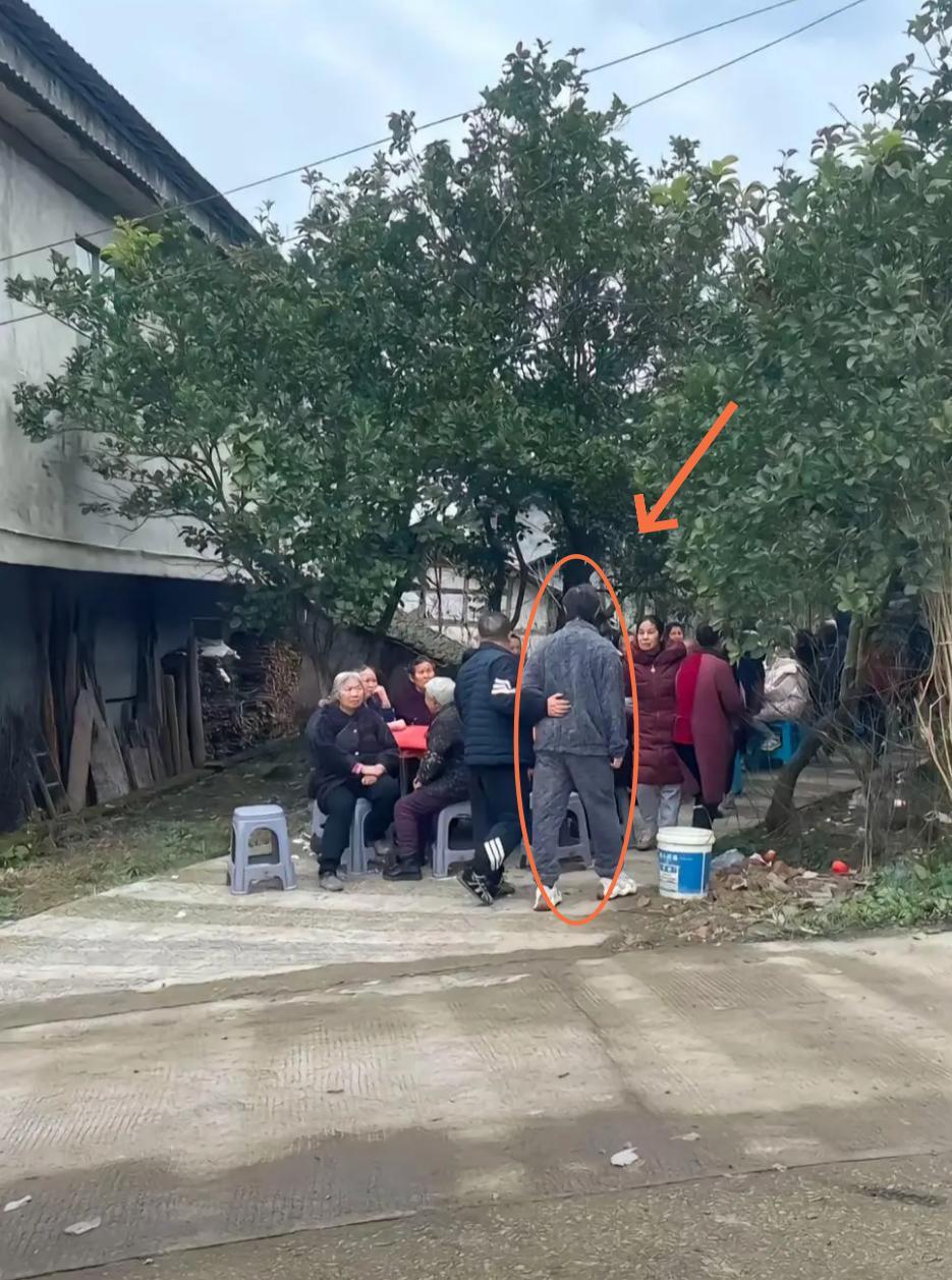 PP电子(中国)-明星过年大型 “卸妆现场”!全员恢复出厂设置,最接地气竟是他