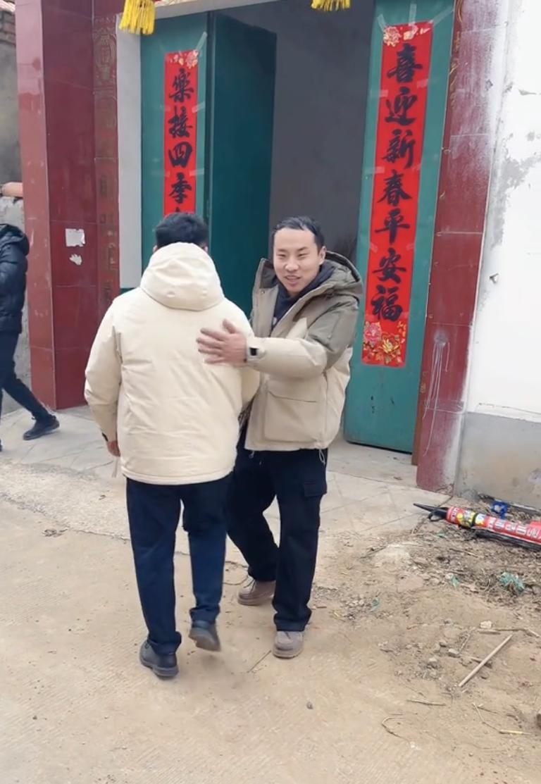 PP电子(中国)-明星过年大型 “卸妆现场”!全员恢复出厂设置,最接地气竟是他