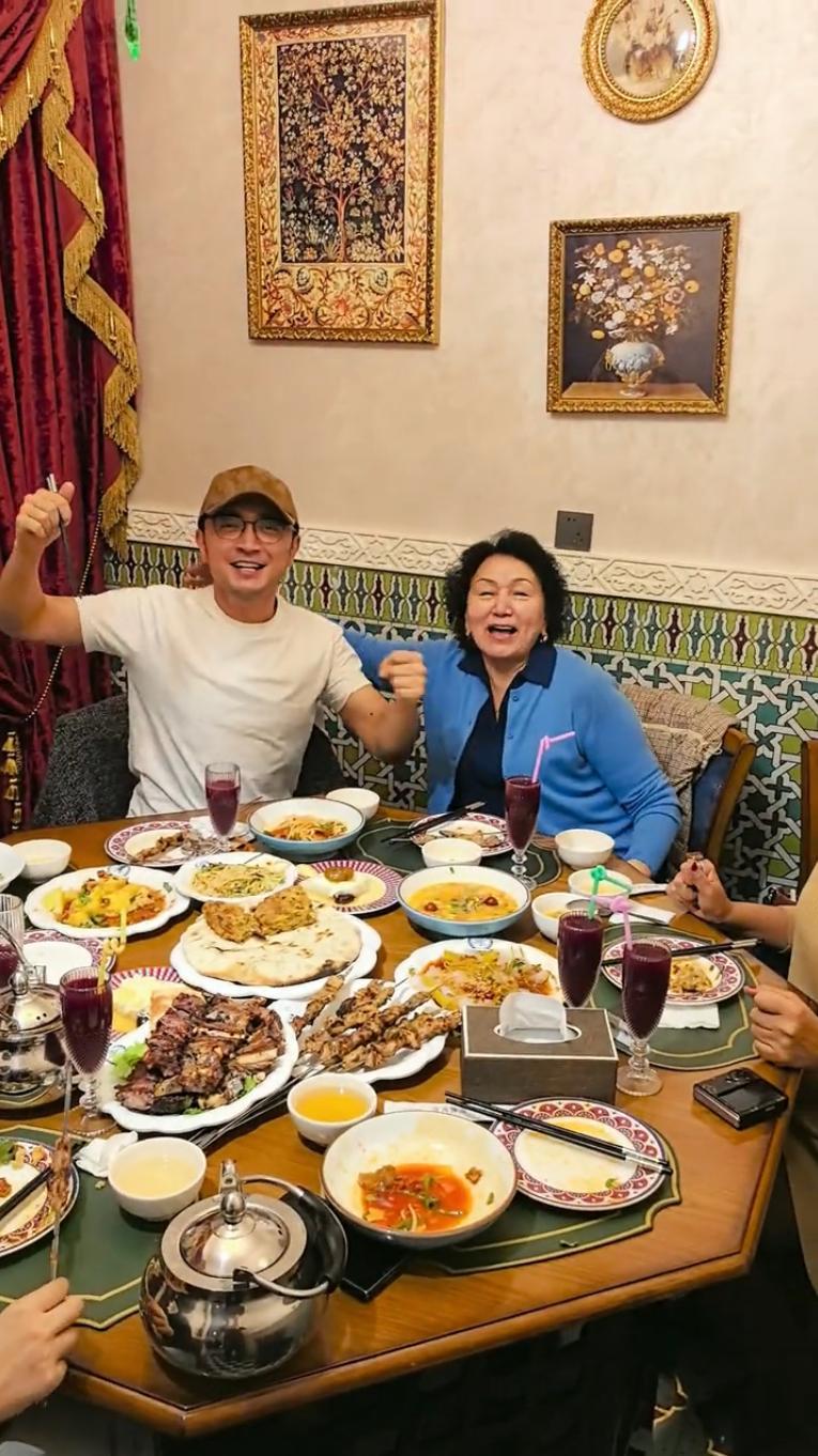 PP电子(中国)-明星过年大型 “卸妆现场”!全员恢复出厂设置,最接地气竟是他