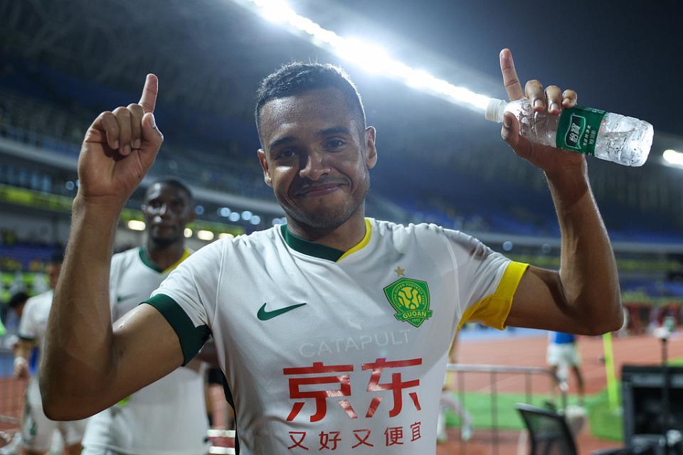 离谱？国安29岁外援遭不可明说的伤病 回国做手术感染+现已不能动