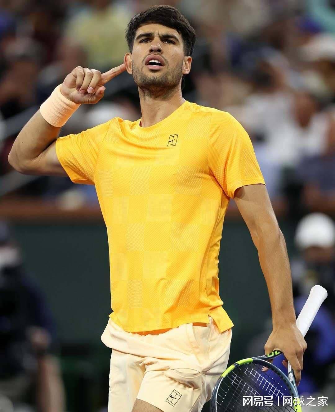 阿卡抱怨每轮都像跟费德勒对决一样难打,丝袜赞穆霍娃女版费天王