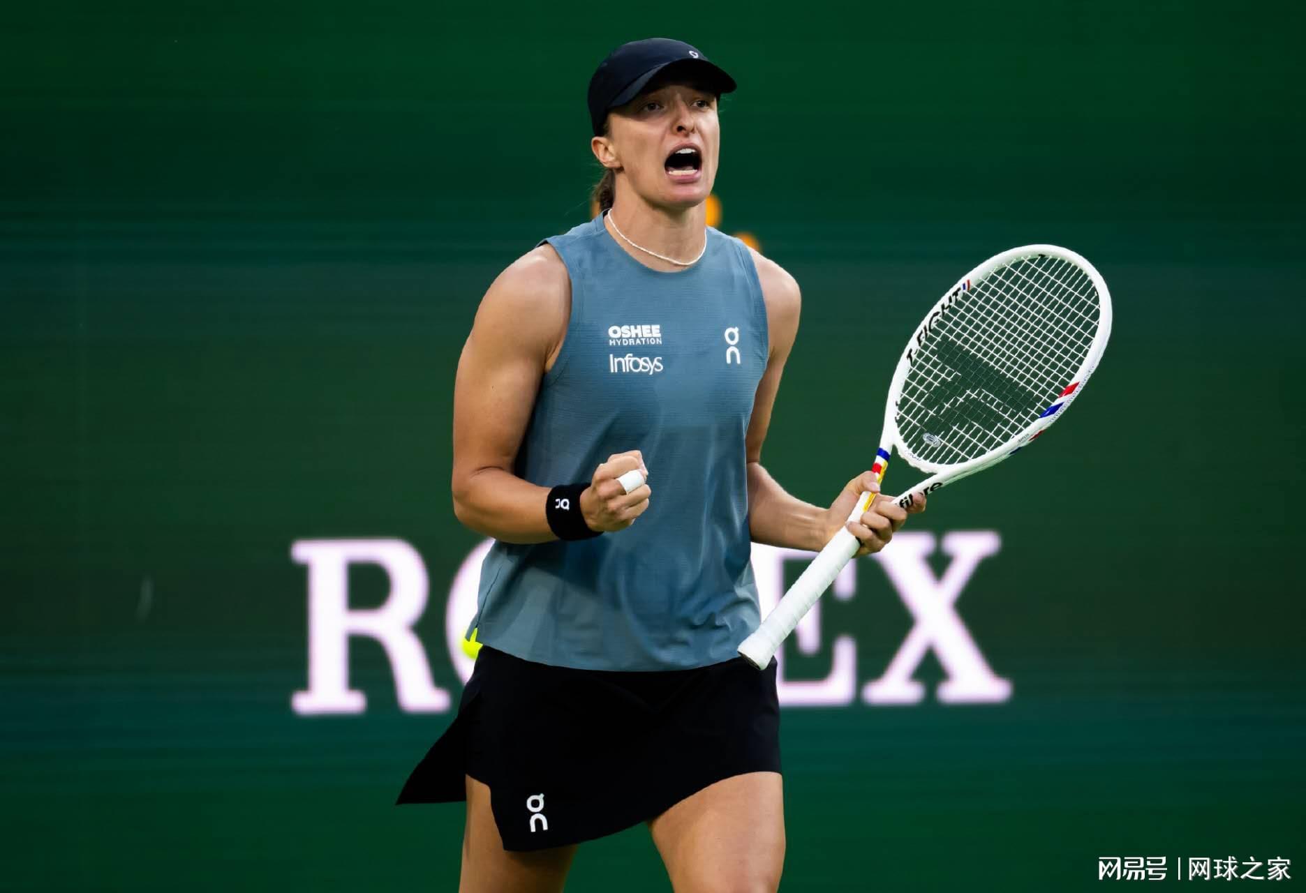 阿卡抱怨每轮都像跟费德勒对决一样难打,丝袜赞穆霍娃女版费天王