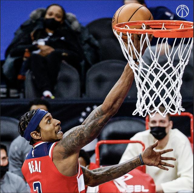 PP电子(中国)-防守溃烂比尔60分也难救场：很愤怒 我只想赢球